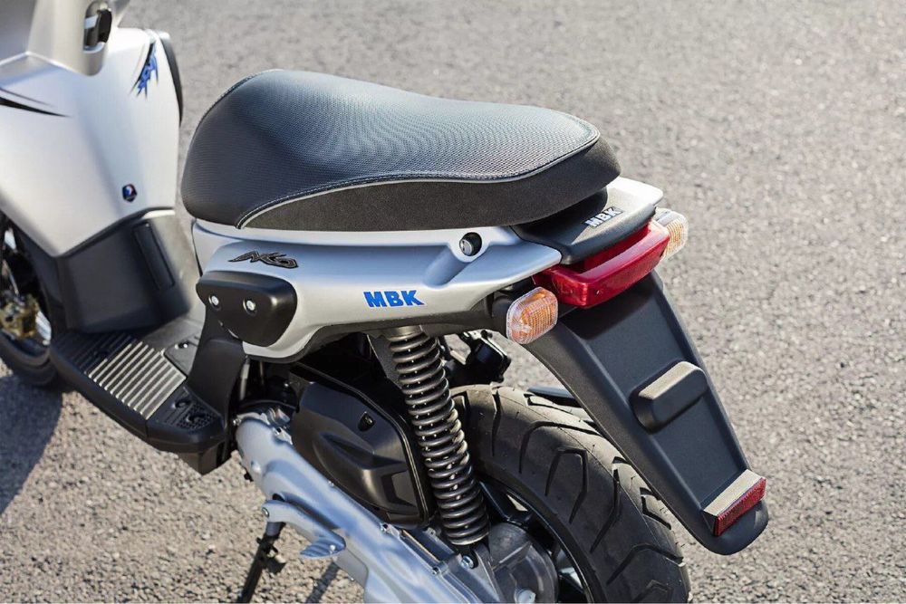 Продам Пластик Yamaha Slider