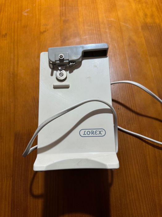 Máquina de fatiar fiambre e afiador de facas