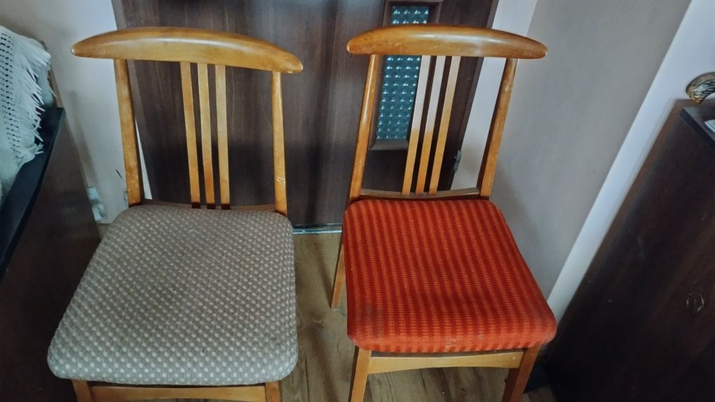 Rozkładany stół i 10 krzeseł PRL