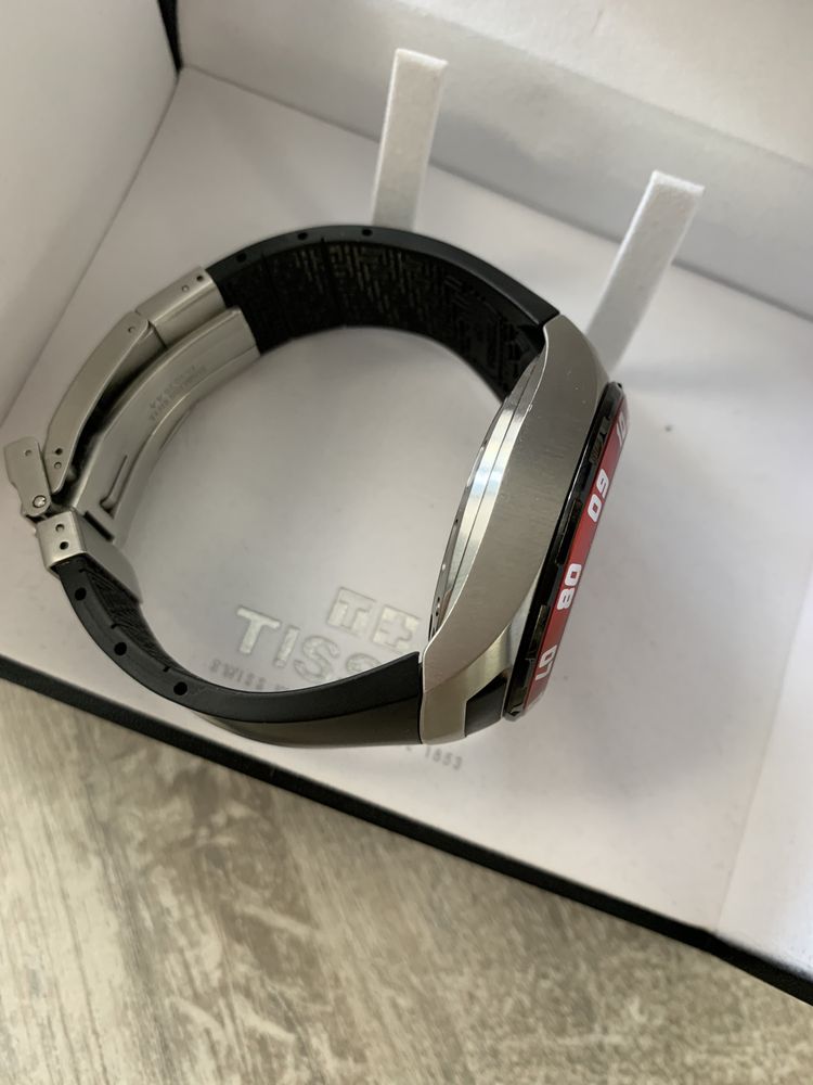 Часы tissot t-touch