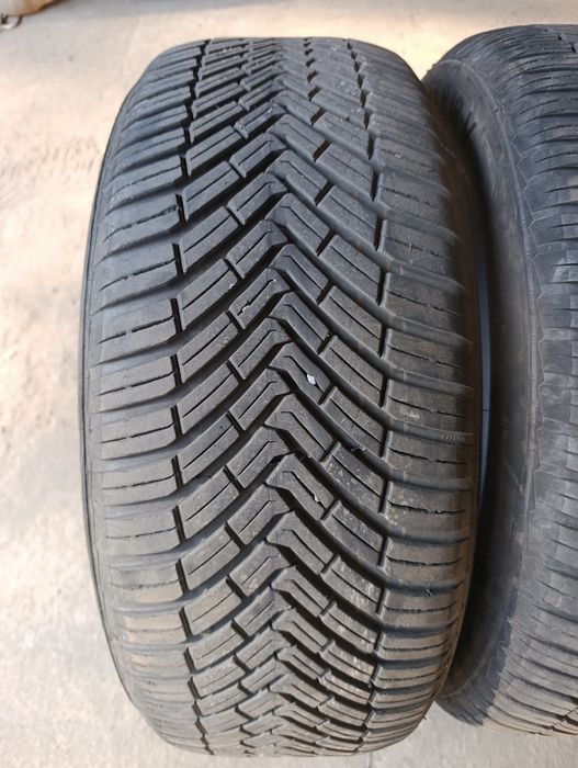 Opony 225/55/18 Continental wielosezonowe