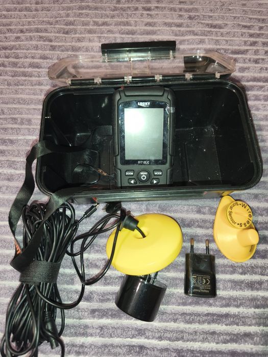 Продам карповый кораблик и эхолот.