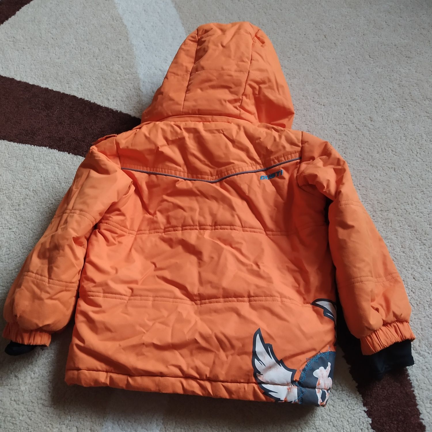 Продам зимову куртку для хлопчика 3-5 років