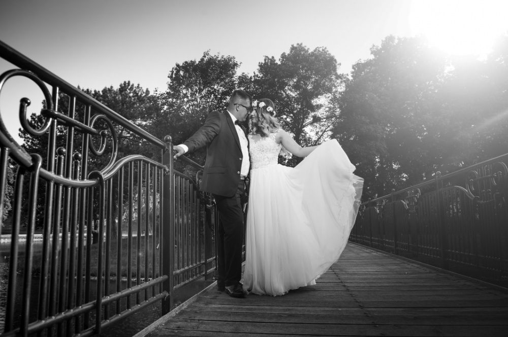 Suknia ślubna Akemi Gala  koronka i muślin - okazja