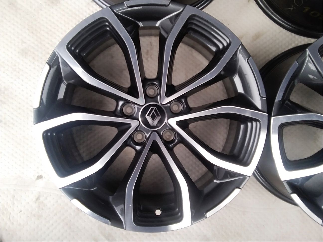 Felgi 18"  5x114.3 Oryginalne Renault NOWE