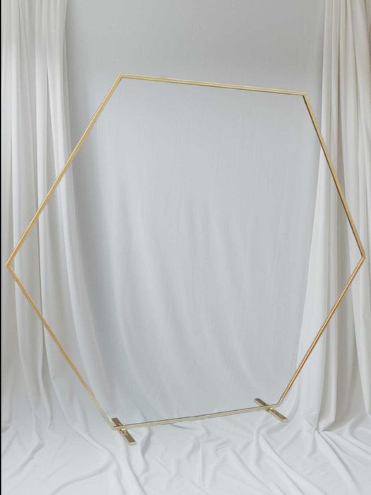 Sprzedam stojak na ściankę heksagon