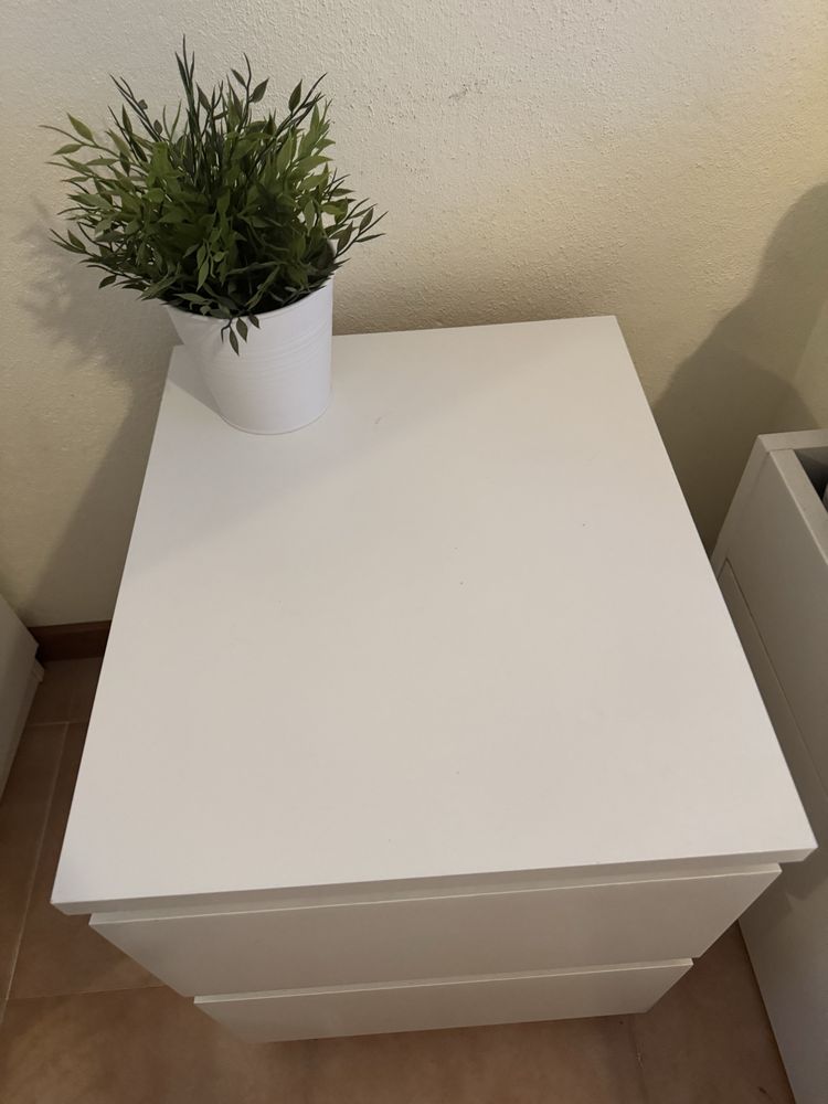 3 mesas de cabeceira IKEA - 20€ CADA
