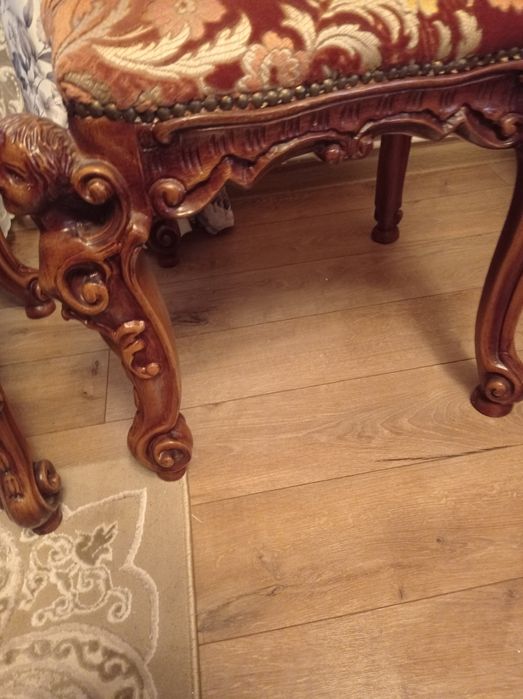 Продам 4 стулья барокко