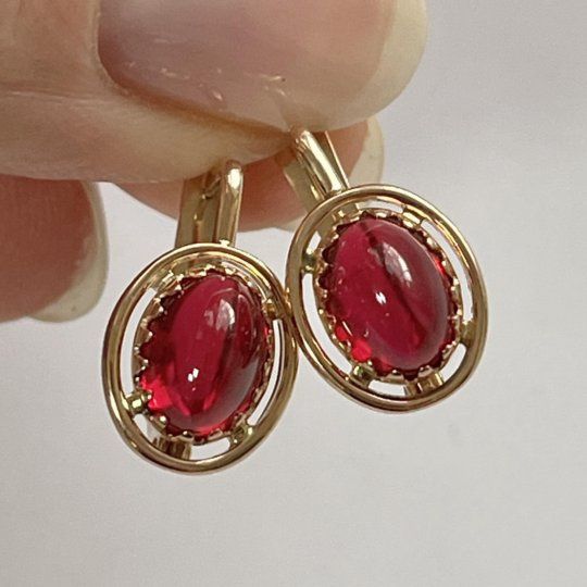 Продам золотые серьги