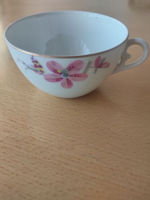 Chávenas "Empresa Electro Cerâmica V.N.G.".