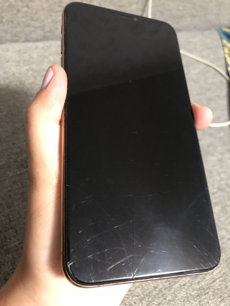 Iphone Xs max (256) и Iphone X (64)