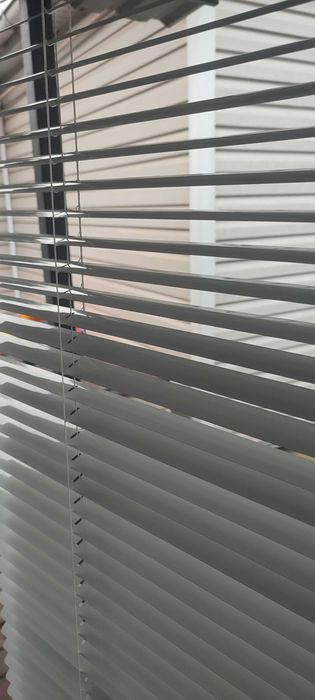 Жалюзі на вікно .