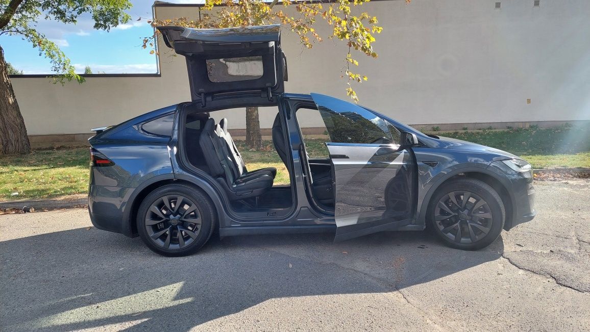 Tesla Model X Long Range