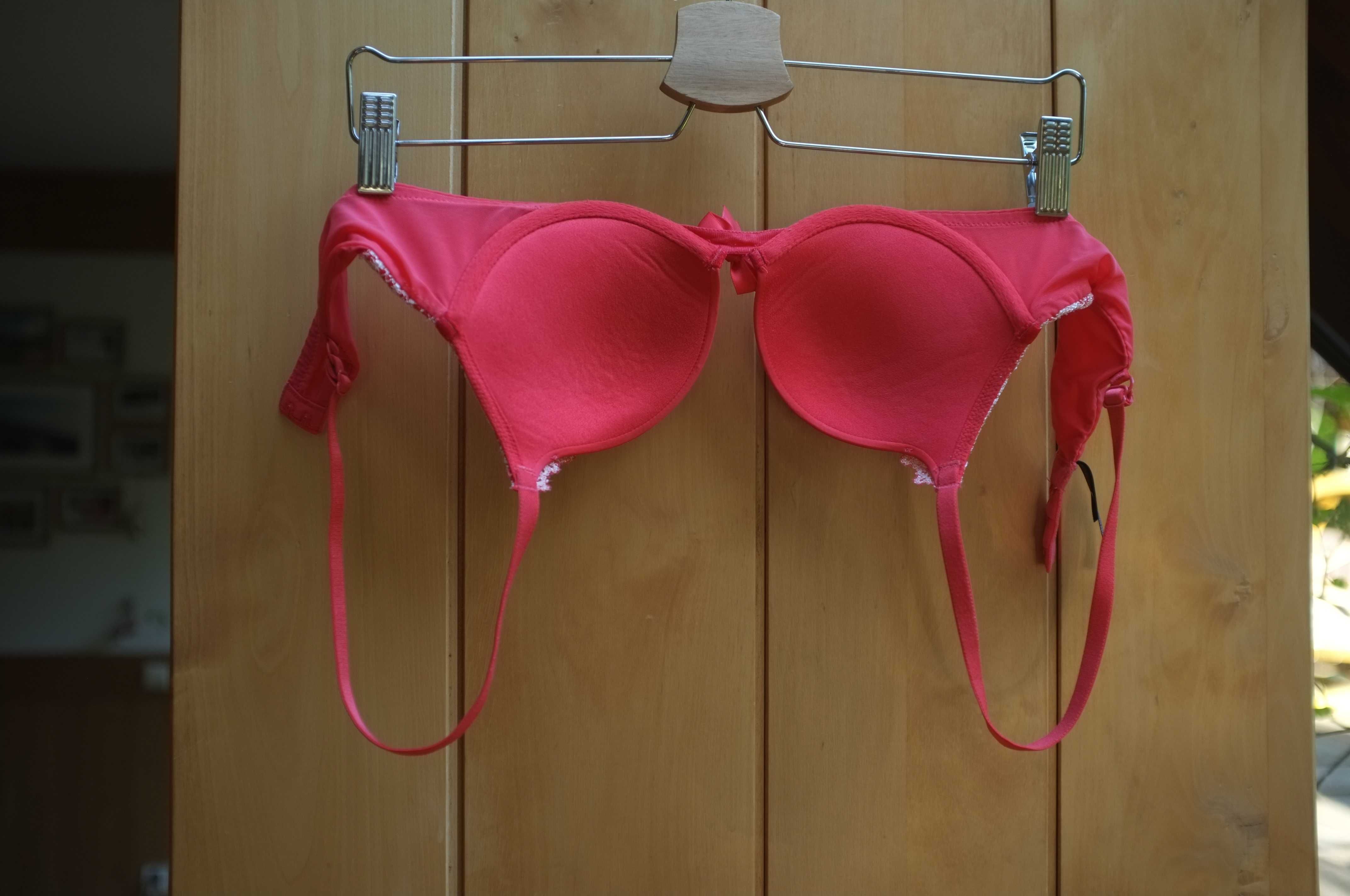 czerwony satynowy biustonosz Victoria's Secret z koronką 75B push up