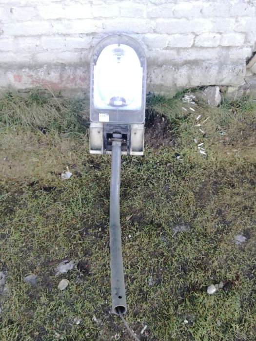 Lampa na słup, podwórko, budowę Philips 70W.