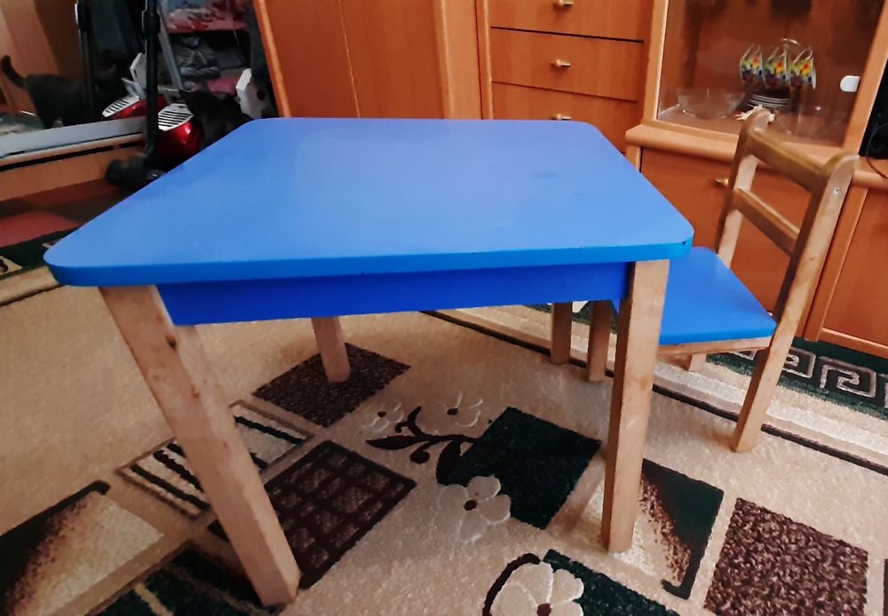 Стіл та стілець дитячий