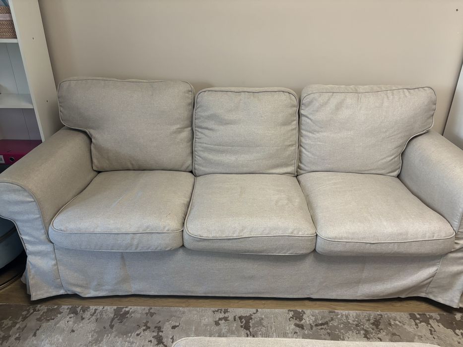 Sofa ikea ektrop nierozkladana trzyosobowa oraz puf