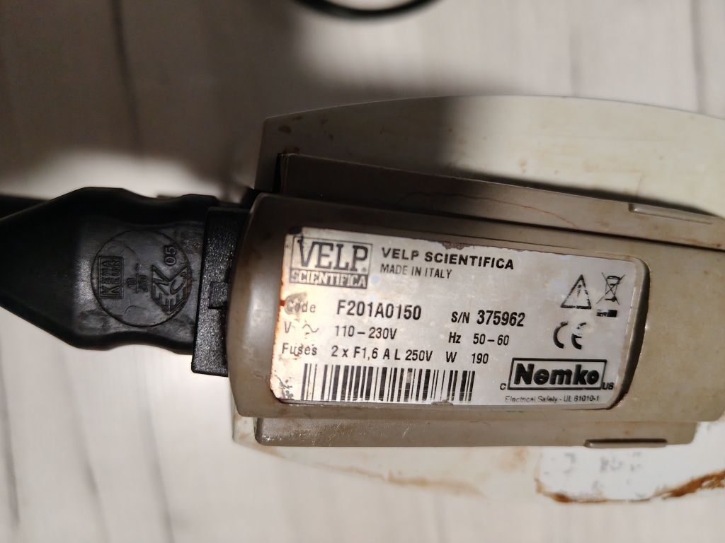 Mieszadło mechaniczne typ PW i Waga laboratoryjna