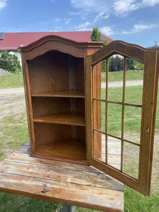 Witryna narożna wisząca