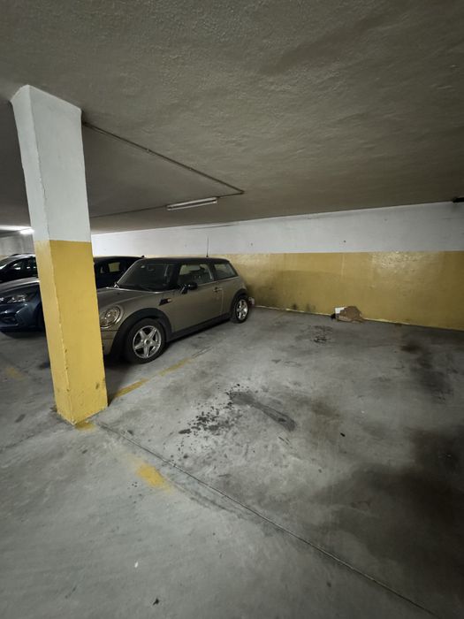 Lugar de garagem Venda Nova
