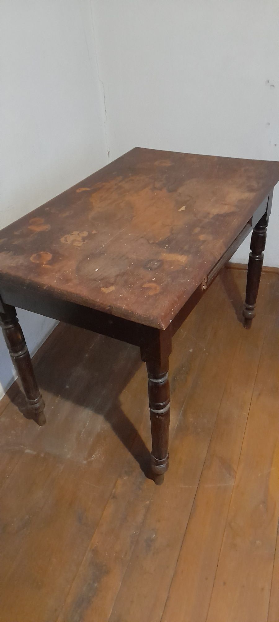 Stół stary drewniany brązowy z szufladą