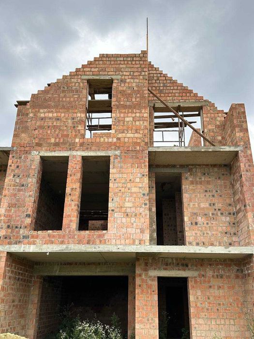 Таунхаус з гаражем, 3 поверхи, 145м.кв.