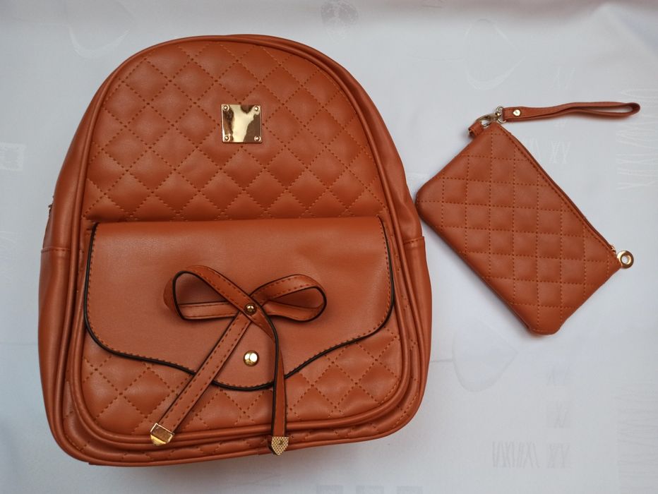 Plecaczek damski i portfelik ze skóry ekologicznej