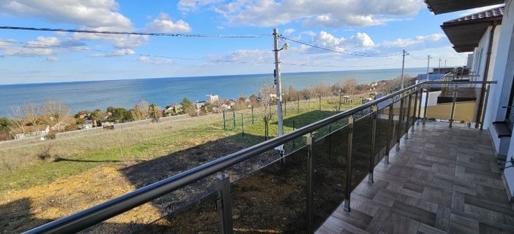 Продам жилой дом с панорамным видом моря.