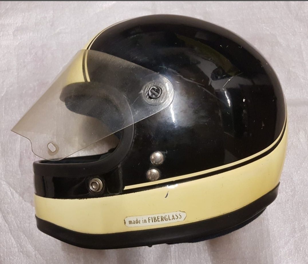 Capacete antigo italiano AGV , Fiberglass , vintage. Original. RARO