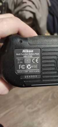 Ручка-держатель аккумуляторов Nikon MB-D100