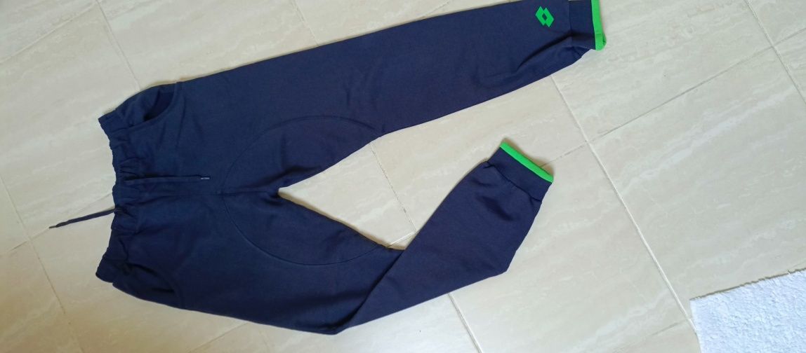 Bluza+ spodnie dresowe+ t shirt 152-164