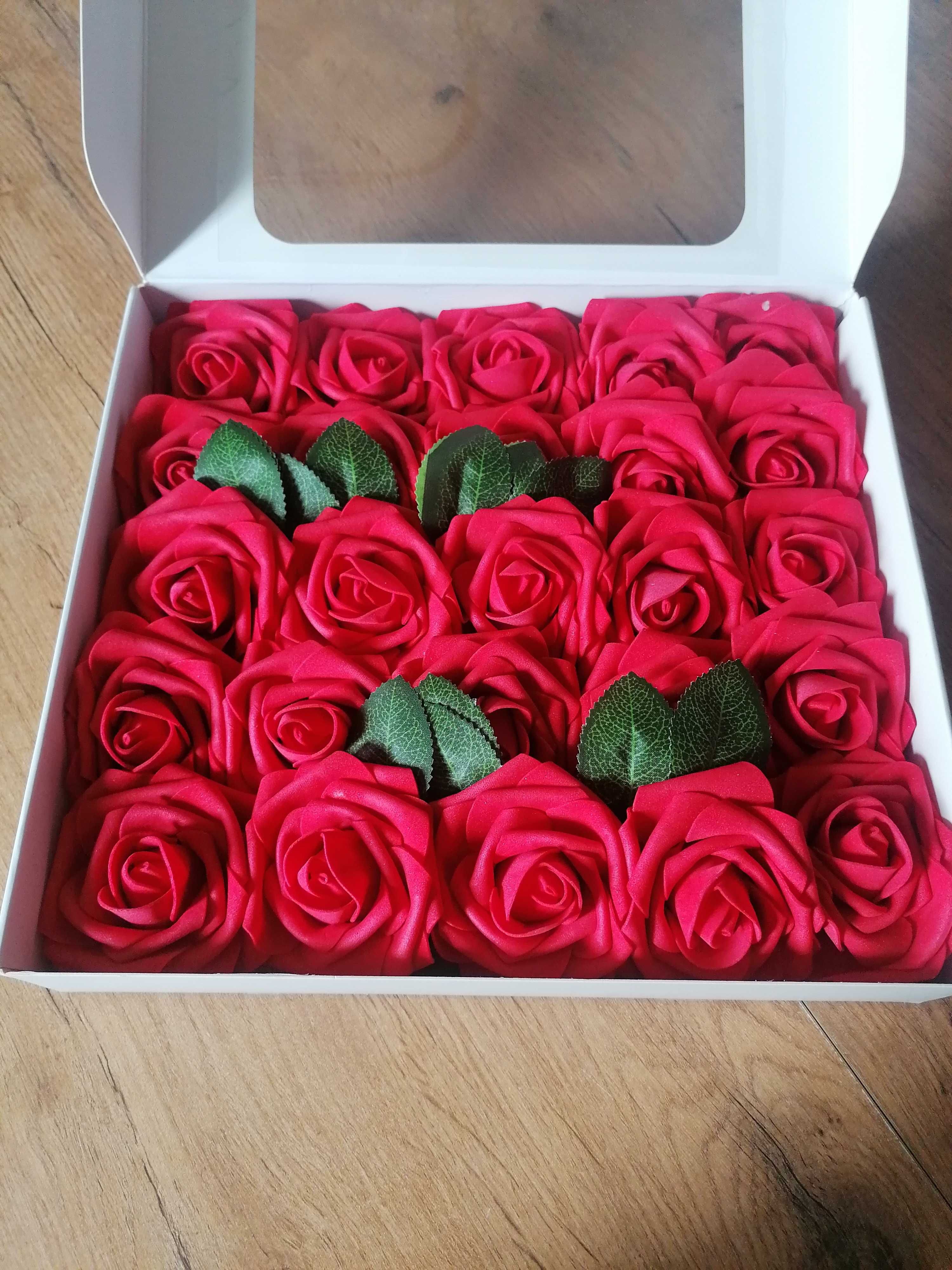 Sztuczne czerwone róże