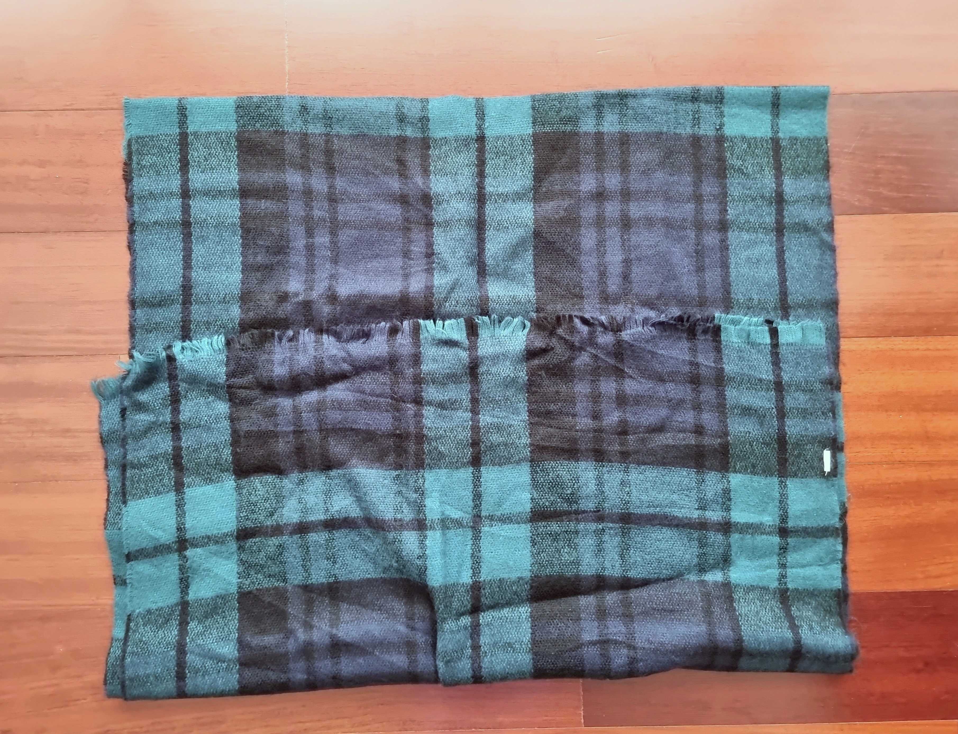 Cachecol com padrão verde e azul escuro Primark