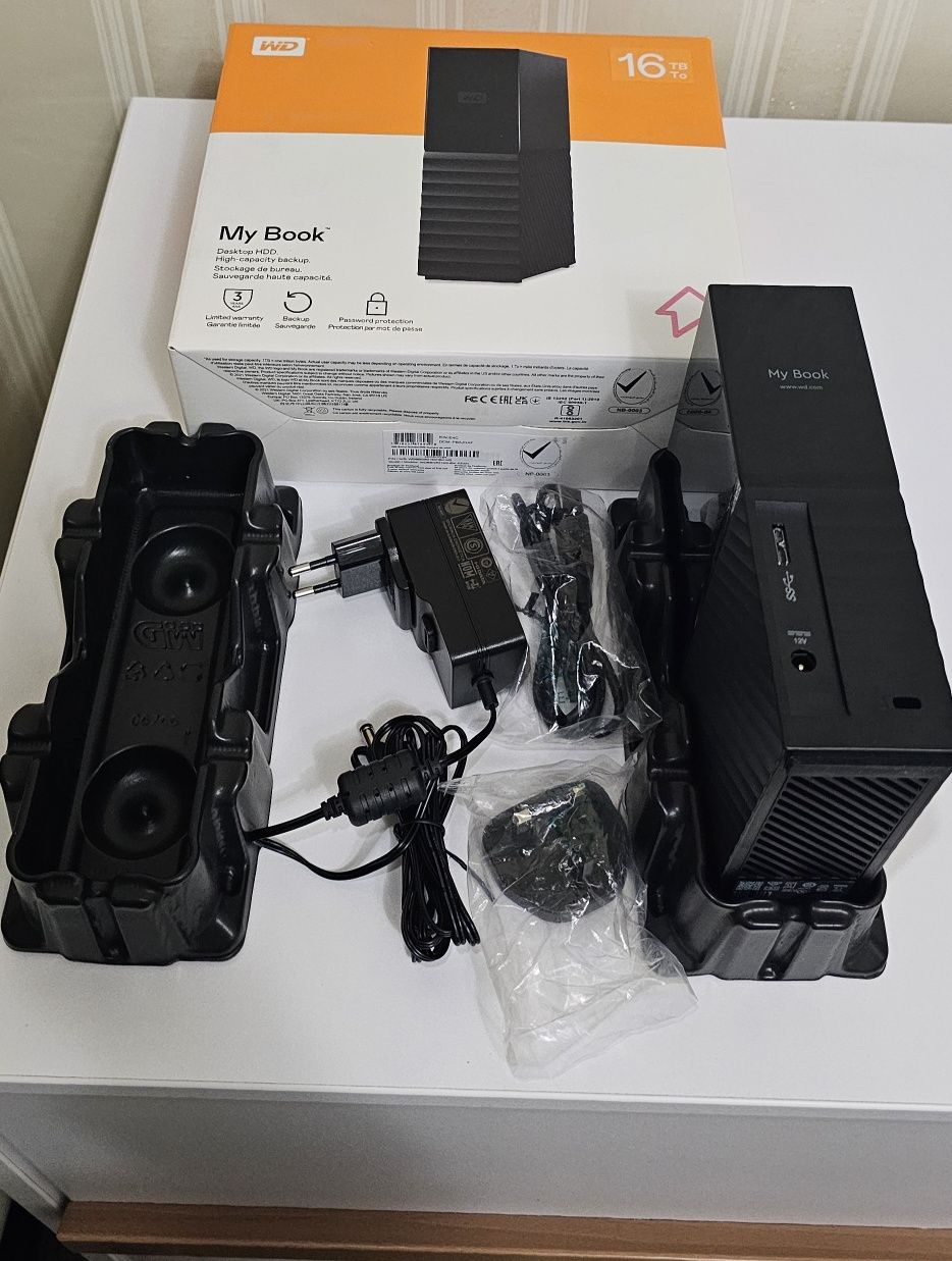 Внешний жесткий диск 3.5" USB 16.0TB WD My Book Black (WDBBGB0160HBK-E