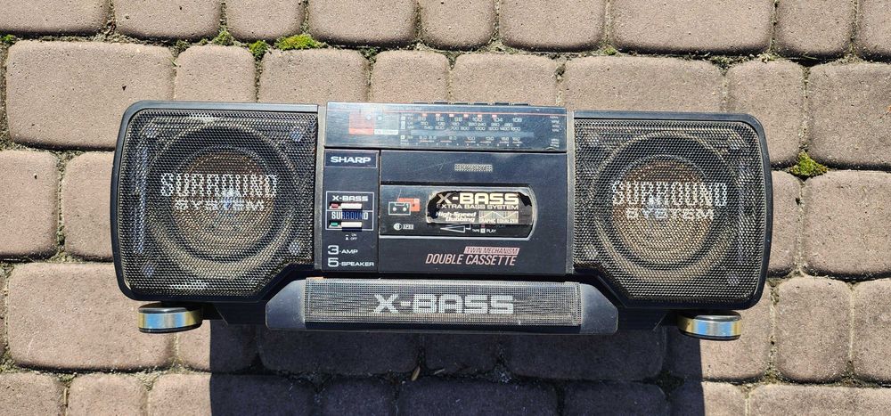 Магнітола Sharp WQ-T352 H (BK) із вбудованим сабвуфером