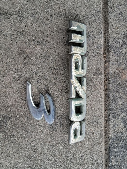 Znaczek emblemat tylnej klapy bagaznika Mazda 3 rok 2003 hatchback