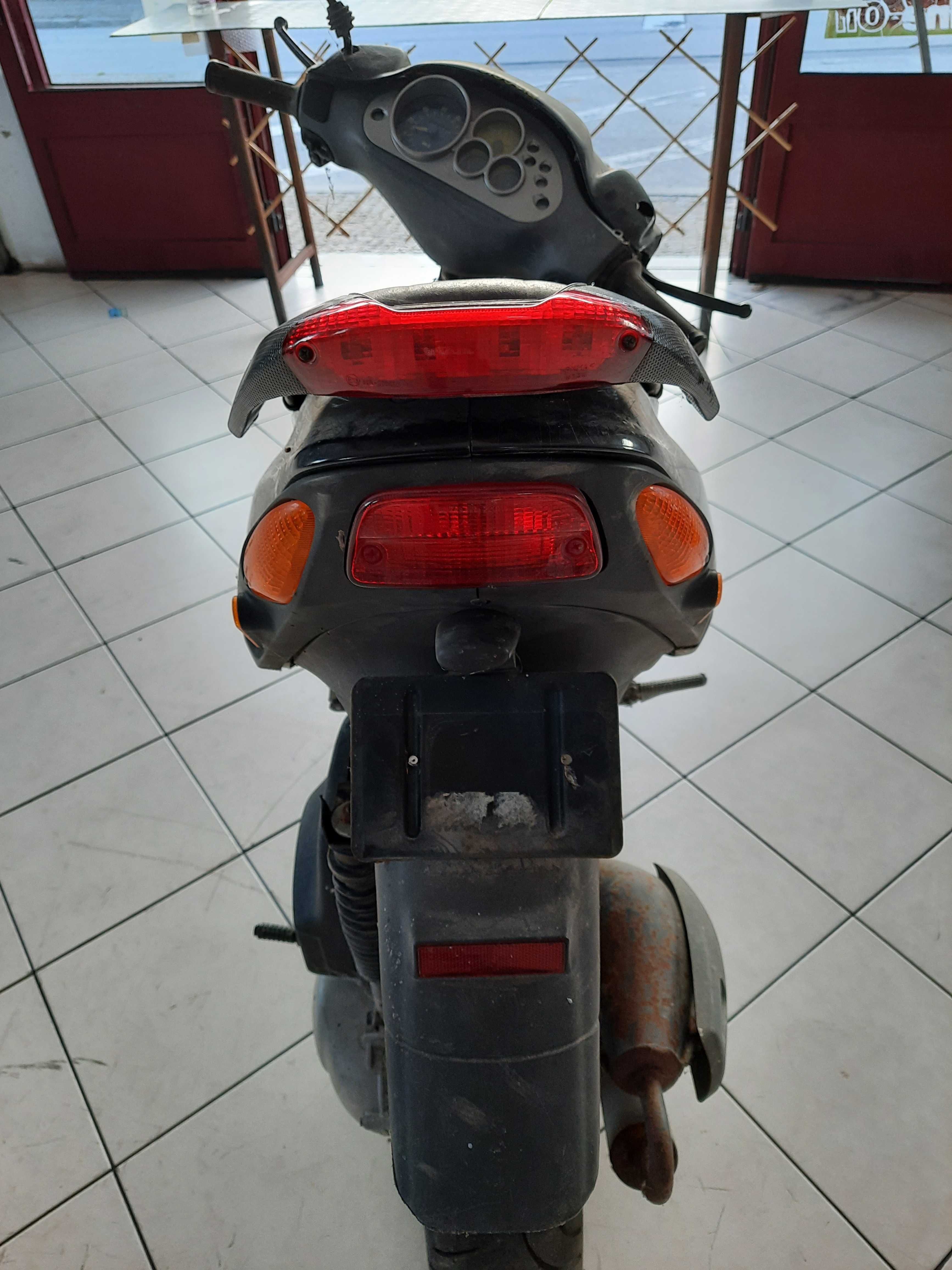 Piaggio Nrg exteme acidentada.