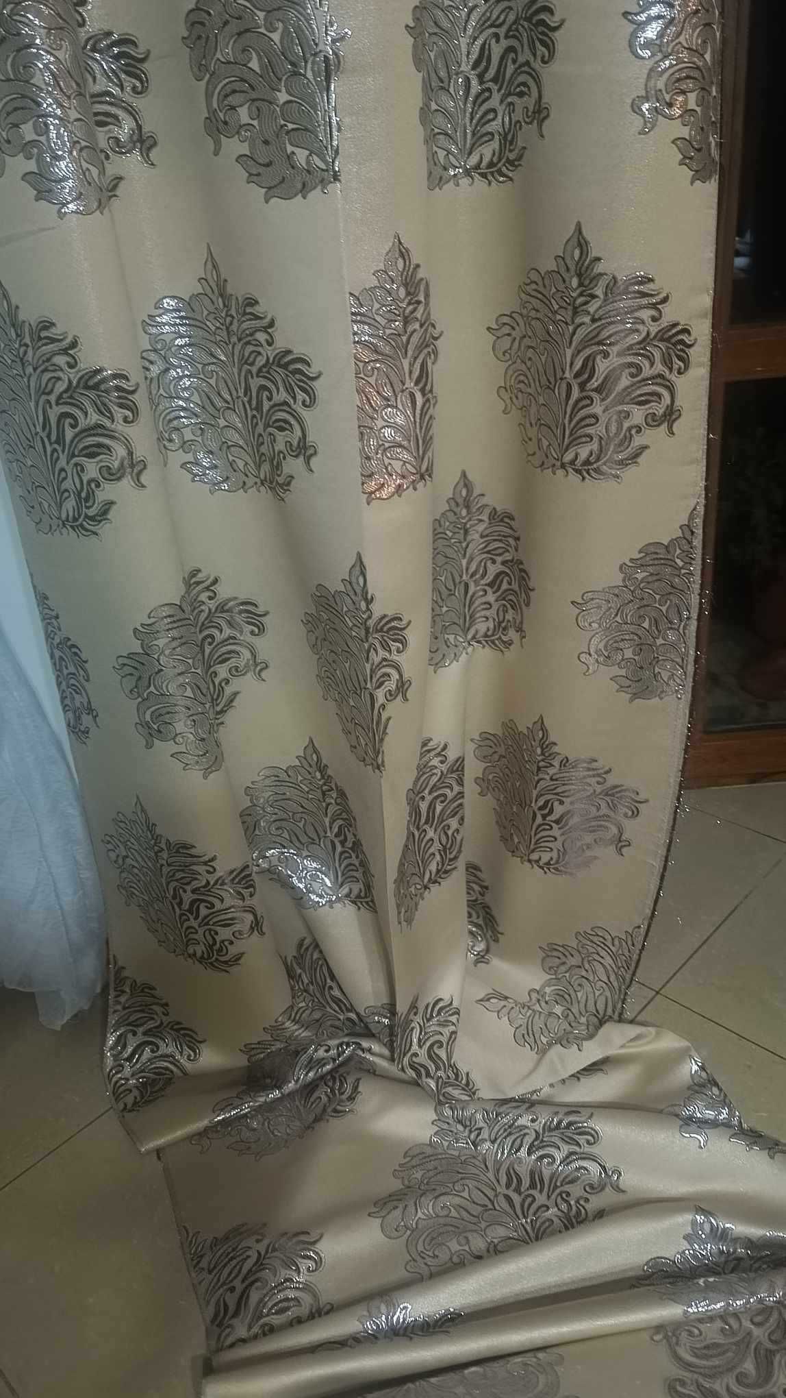 zasłony z metra ORNAMENT SREBRNY w BEŻU, szer 140 cm GLAMOUR