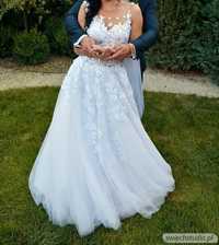 suknia ślubna z welonem