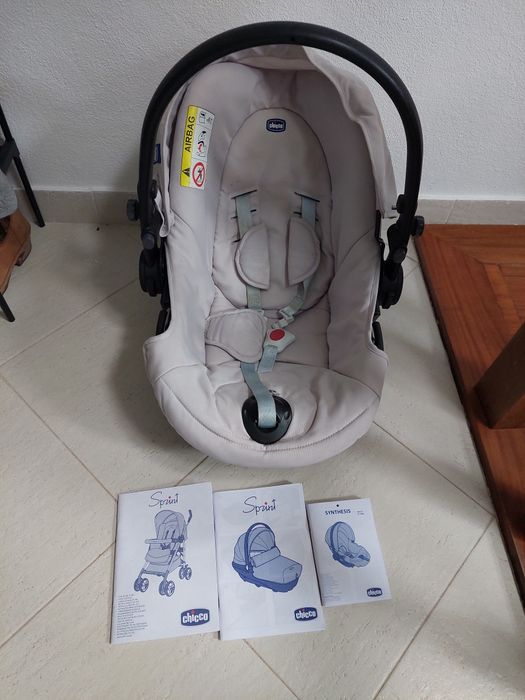 Trio bebé, carrinho alcofa e ovinho