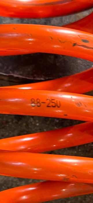 Пружина на КТМ ендуро