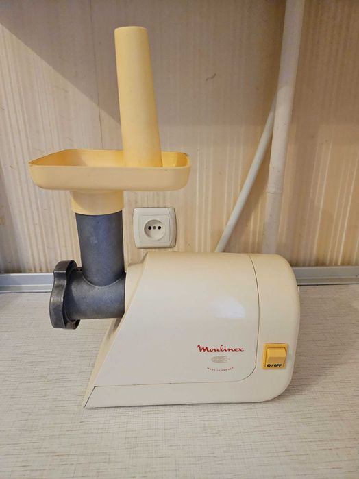 М'ясорубка Tefal з тертушками - подрібнювачами для овочів