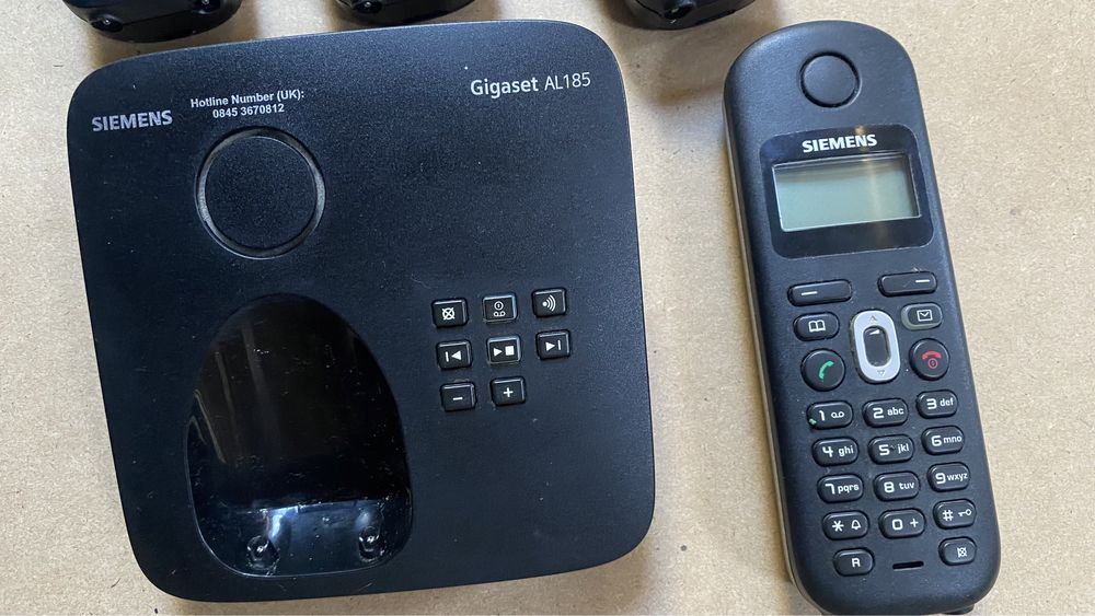 Telefon stacjonarny bezprzewodowy Siemens Gigaset AL 185, 4 słuchawki