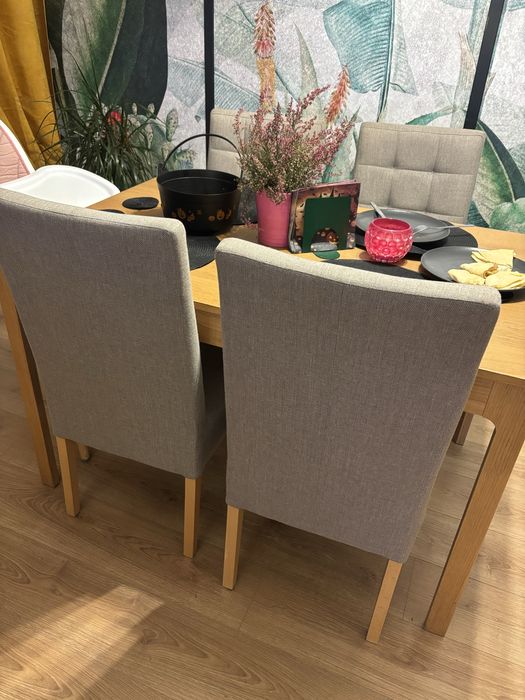 Stol rozkladany i krzesla komplet