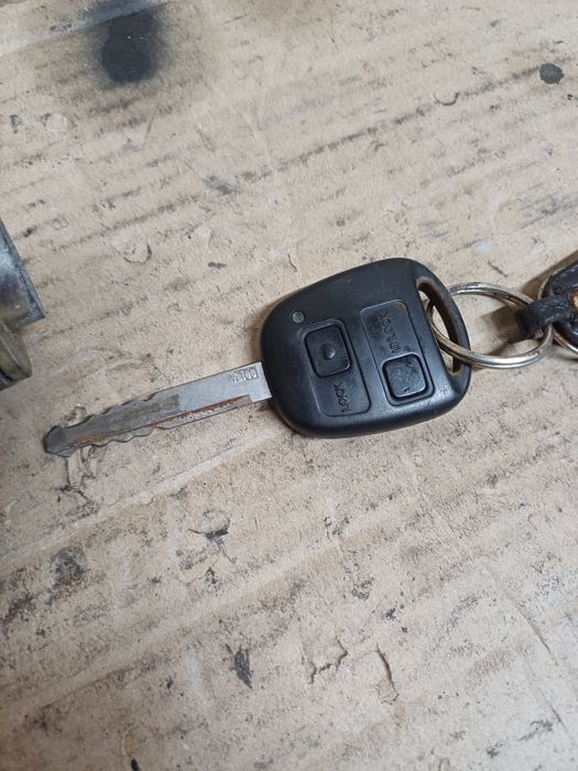 Toyota Corolla E12 замок запаленя зажиганиє зажиганіє запалювання