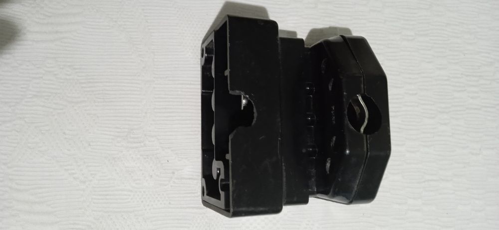 Роз'єм штепсельний.