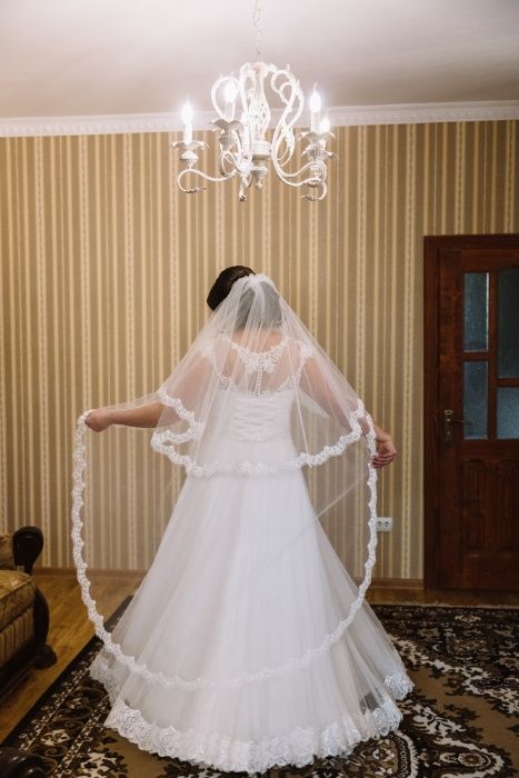 зручна весільна сукня