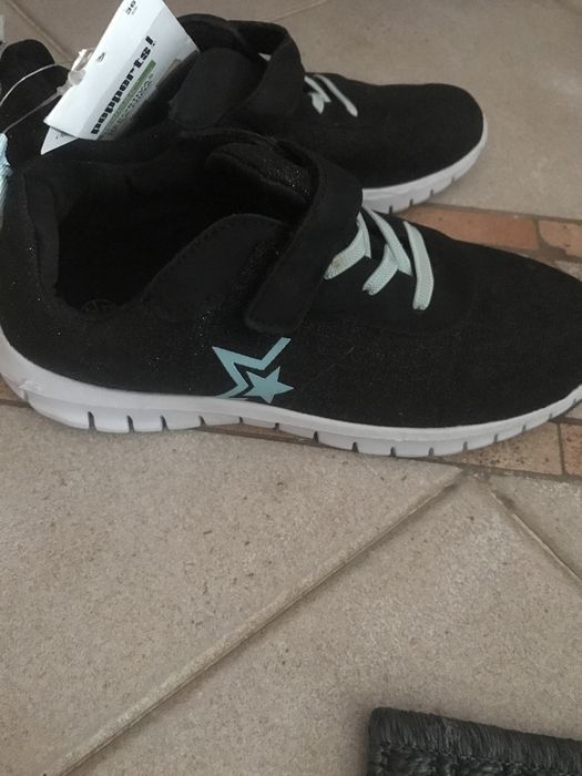 Tenis menina Tam 36 com briliantes