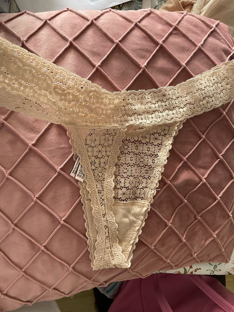 Stringi koronkowe Victorias Secret L
