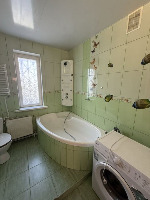 Продаж будинку у жилому стані